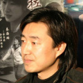 电影版《浴血黑帮》剧本即将完成 有望年中开拍 2024-01-05 近日，高口碑英剧《浴血黑帮》的编剧斯蒂文·奈特在接受采访时证实，《浴血黑帮》电影版剧本即将完成，预计将于2024年年中开拍。