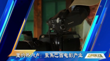 本·阿弗莱克×詹妮弗·洛佩兹离婚 时间：2024.08.21 ： 作者：迪莫 ： 共15张 据外媒报道，“大本”本·阿弗莱克和詹妮弗·洛佩兹于8月20日，亲自前往洛杉矶郡高级法院，递交了离婚申请。